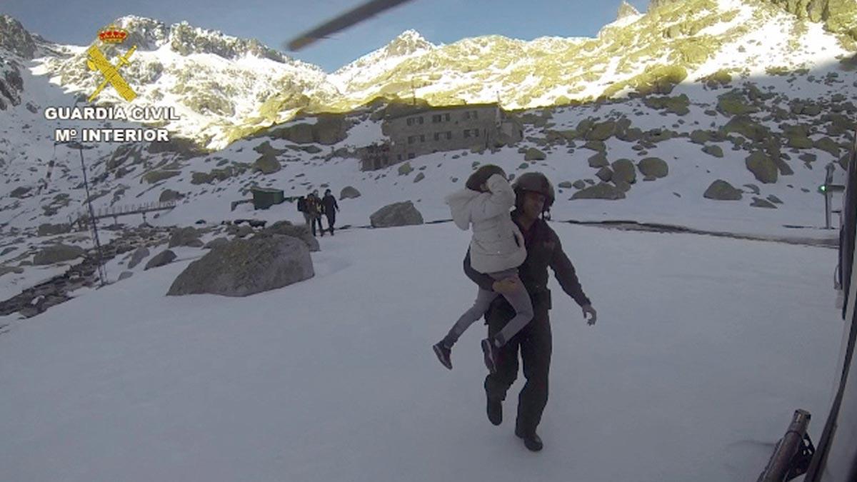 Rescatados ocho excursionistas, cinco de ellos menores, en la Sierra de Gredos