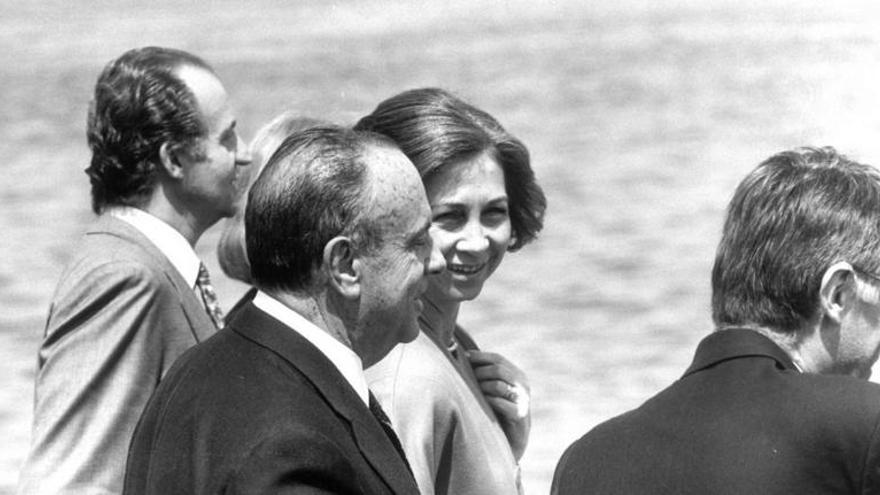 Los Reyes de España con Manuel Fraga en la Ruta Fluvial Xacobea que salió del Puerto de Vilagarcía en 1991.