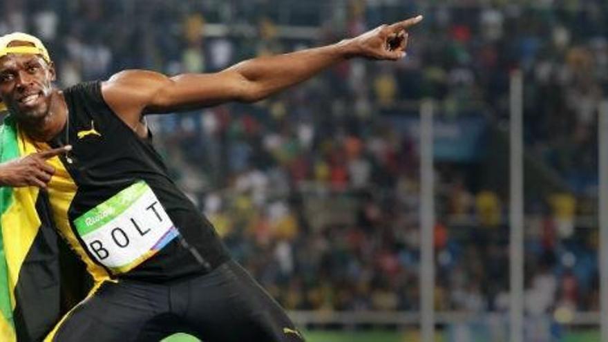 Bolt inicia la conquista del &#039;triple triple&#039; tiranizando los 100 metros