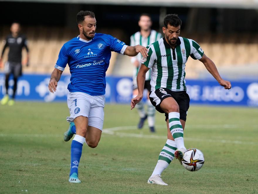 José Ruiz en un lance del Xerez-Córdoba CF.