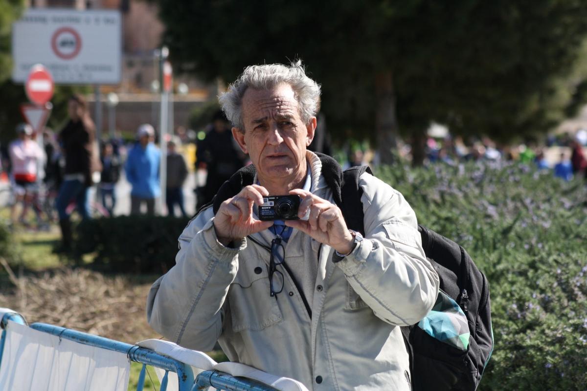 Miguel Ángel Montojo, haciendo fotos en una prueba en Palma hace unos años