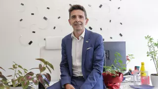 "Los algoritmos de la IA no son nuestros y nos pueden desconectar de forma dramática"