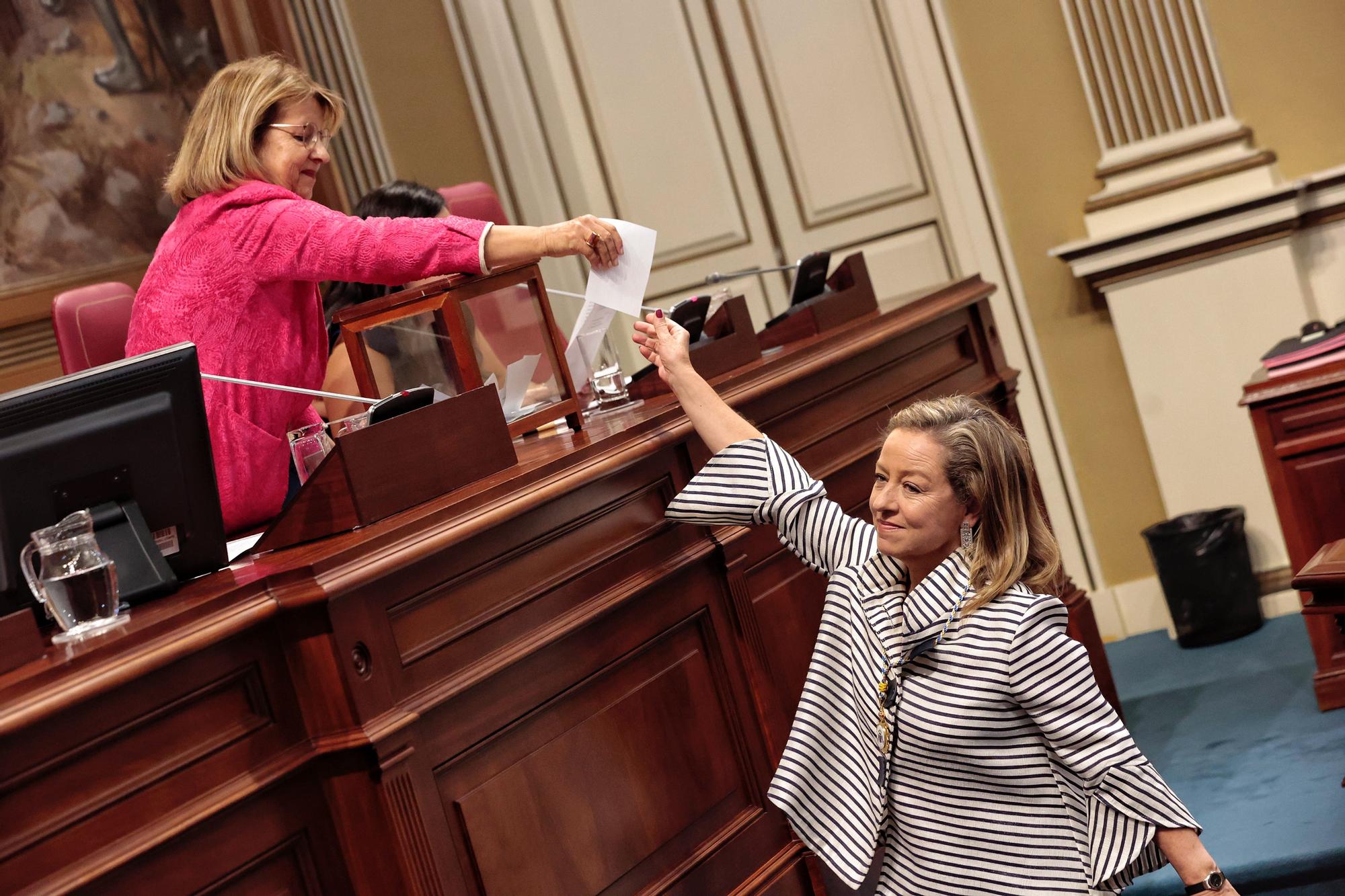 Astrid Pérez, nueva presidenta del Parlamento de Canarias