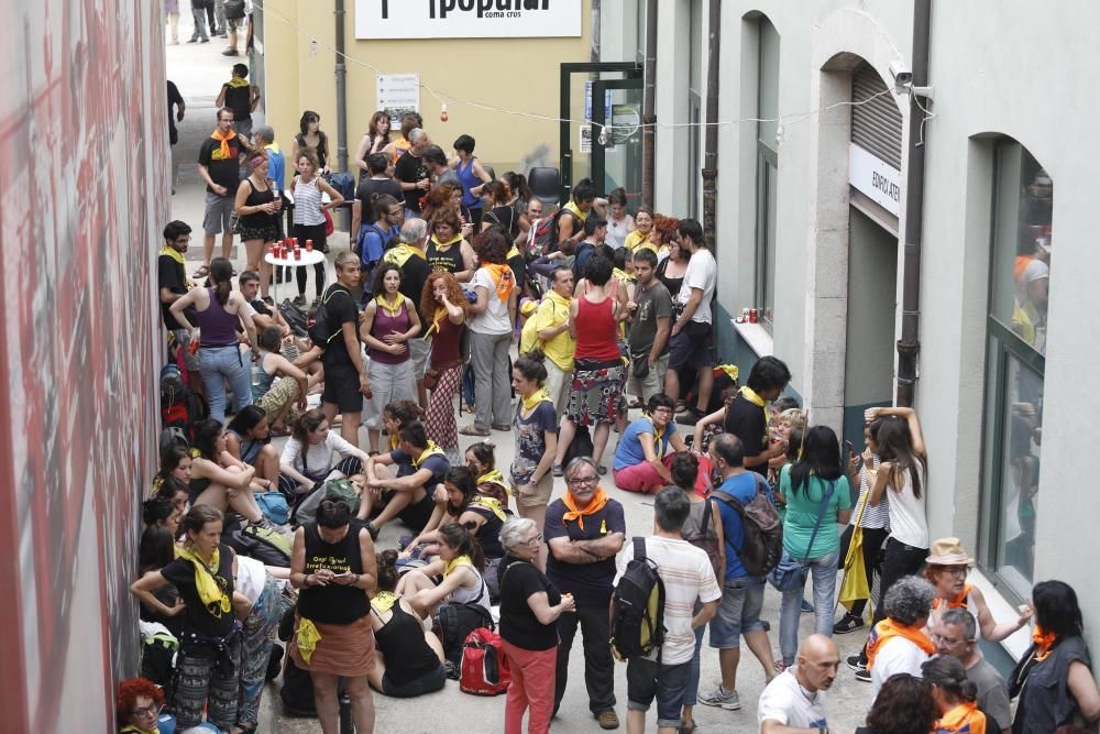 Caravana Obrim Fronteres a Salt