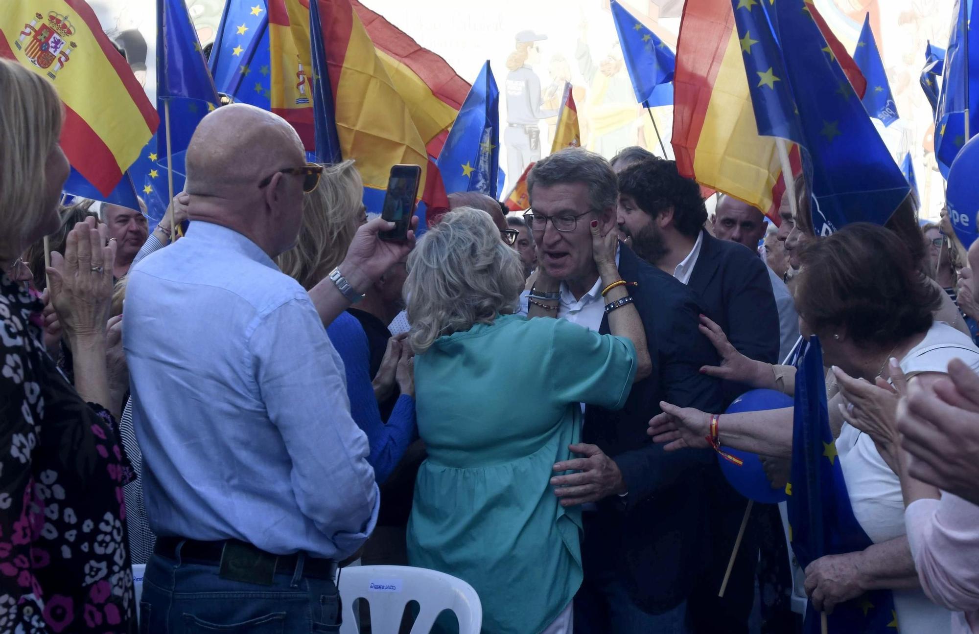 El mitin con Feijóo y López Miras en la Plaza de la Catedral de Murcia, en imágenes