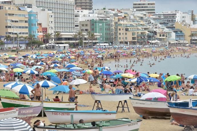 24-06-2019 LAS PALMAS DE GRAN CANARIA. Vistas de la playa de Las Canteras en la tarde de San Juan  | 24/06/2019 | Fotógrafo: Andrés Cruz