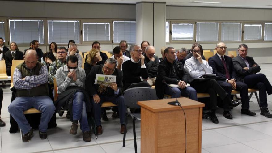 Algunos de los acusados en Emarsa, durante el juicio.