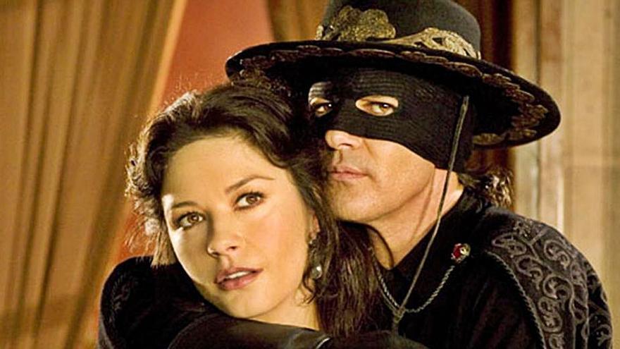 Antonio Banderas y Catherine Z. Jones, en la película «El Zorro». | LEVANTE-EMV