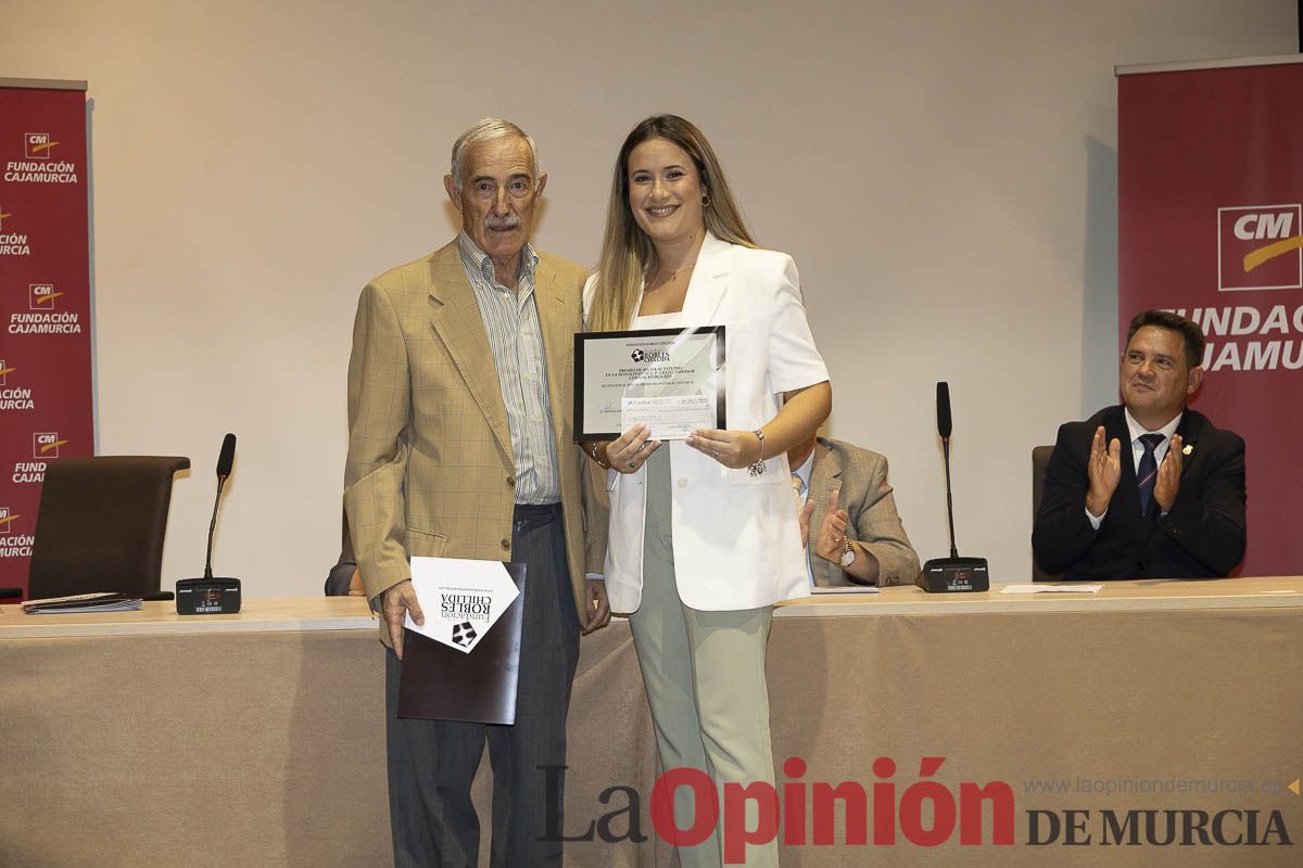 Entrega de los premios de la Fundación Robles Chillida a estudiantes caravaqueños