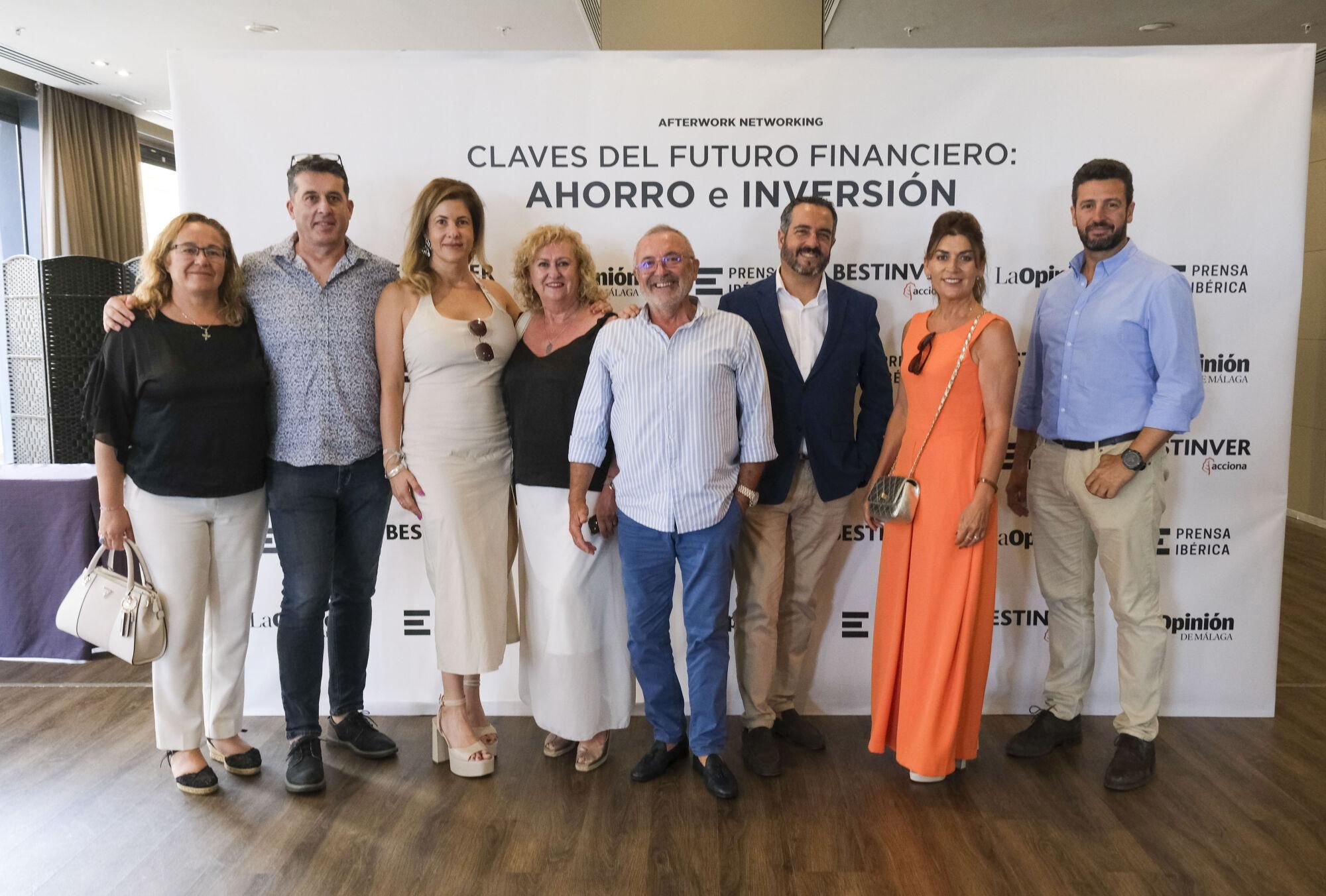 Expertos reunidos por La Opinión apuestan por el conocimiento financiero para superar los actuales tiempos de incertidumbre
