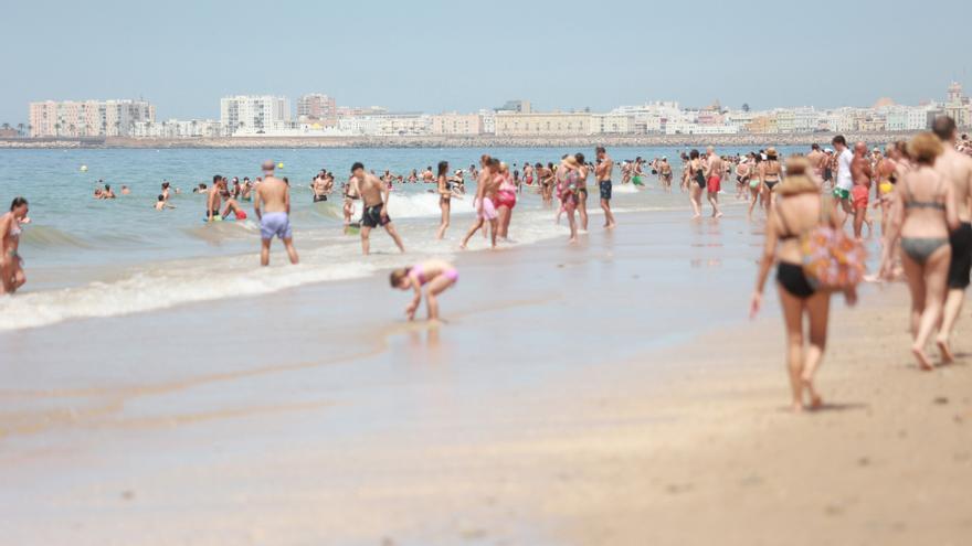 Estas son las playas libres de humo en Andalucía y las multas que puedes tener por fumar