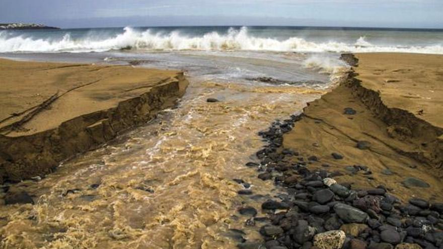 La playa de Bocabarranco, ayer, en Gáldar. | josé carlos guerra