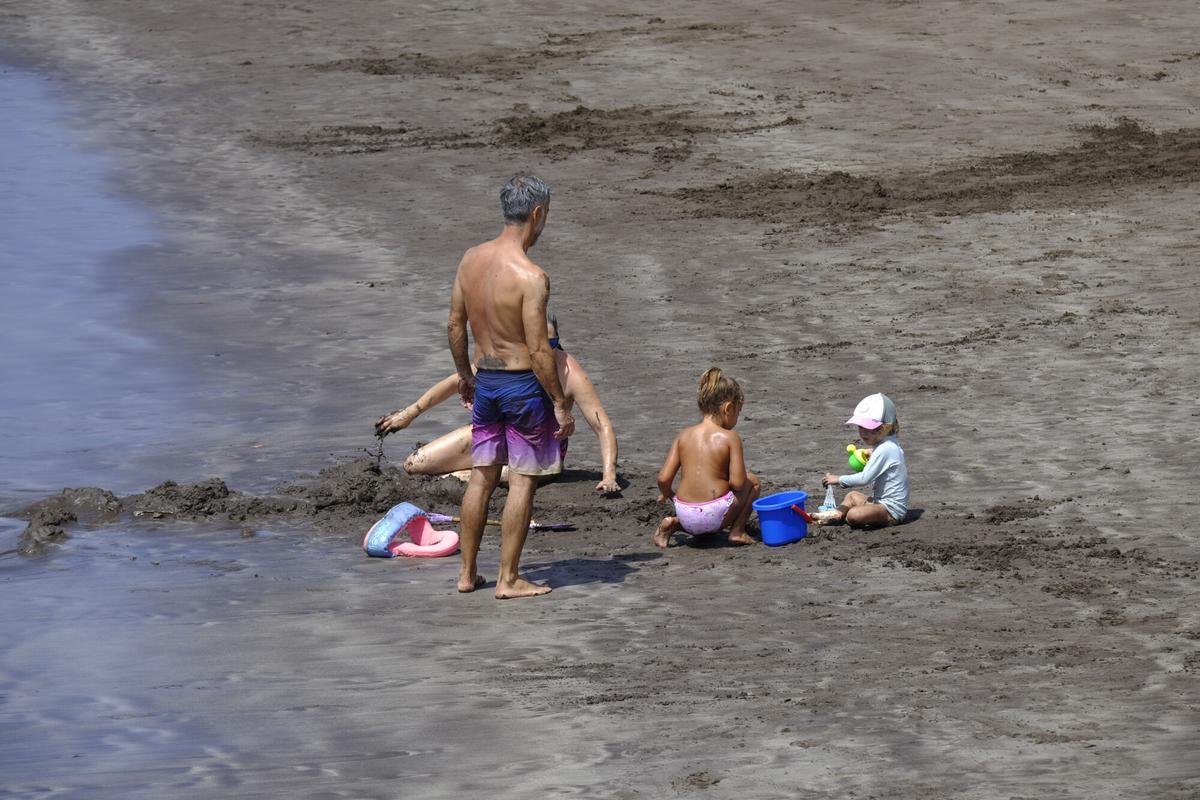 Un día en la playa de Melenara en Telde