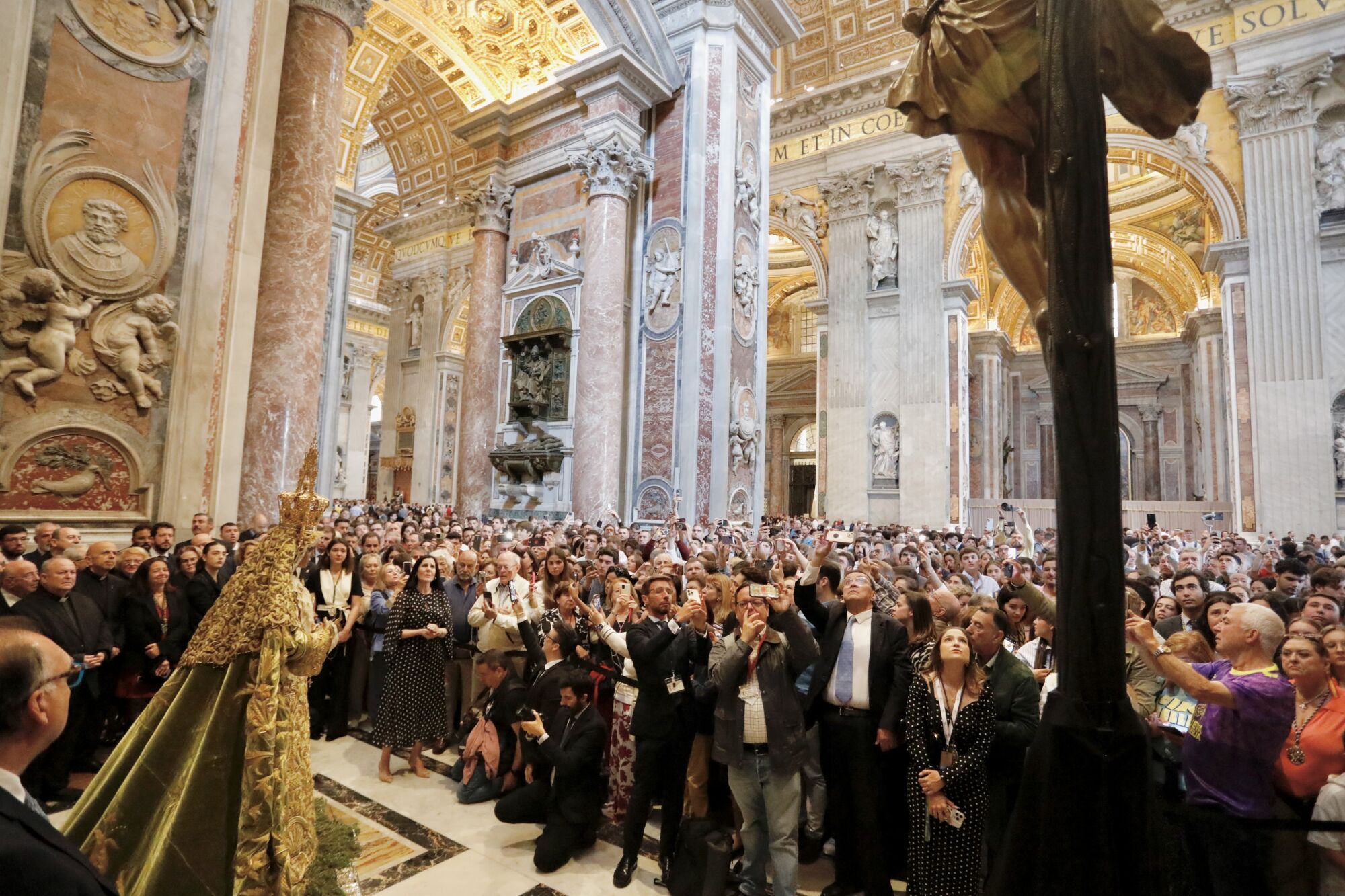 Fotos de la misa de las diócesis de la Esperanza y el Cachorro que abre el Jubileo de las Cofradías en Roma 