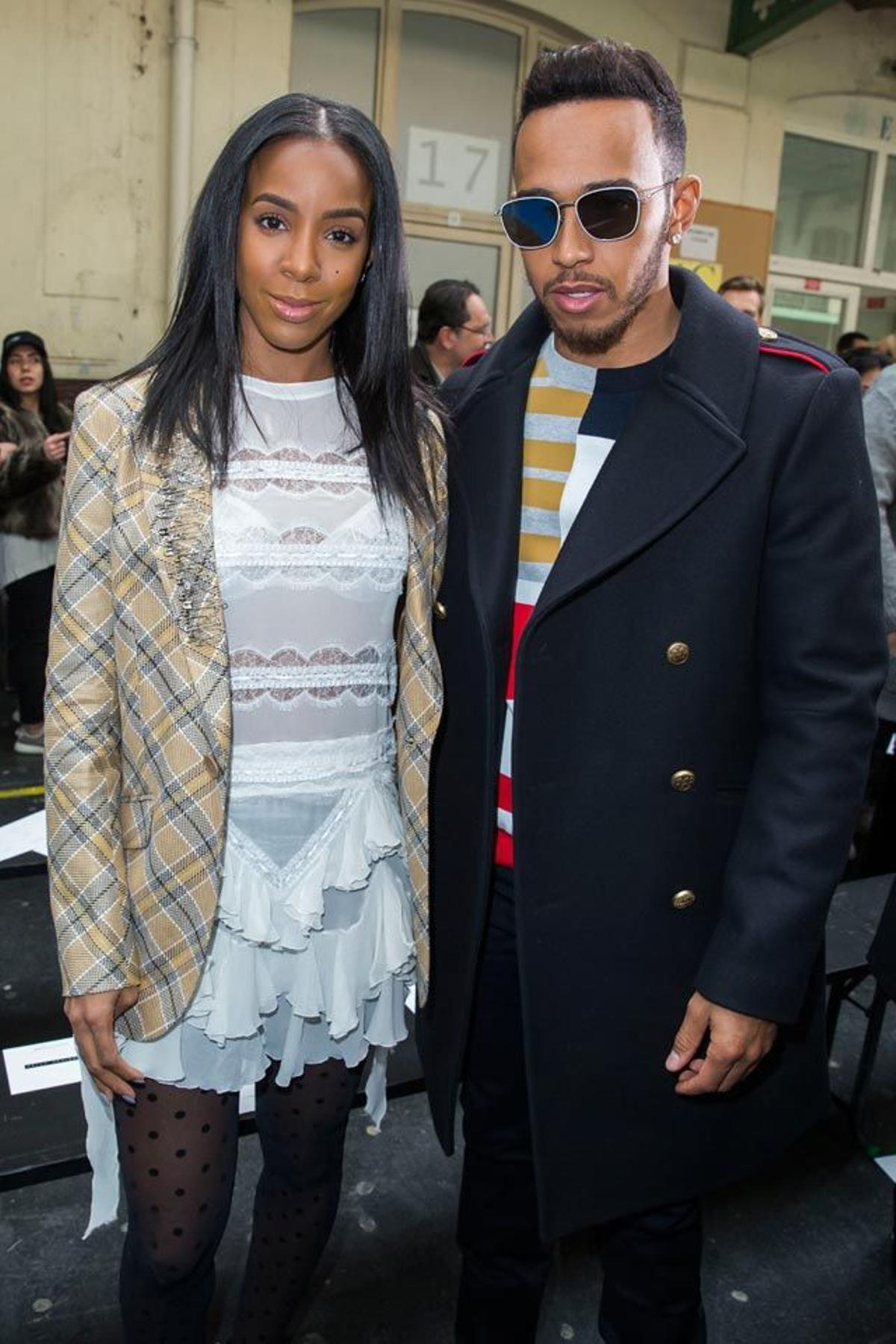 Lewis Hamilton y Kelly Rowland, en el desfile de John Galliano en la Paris Fashion Week.