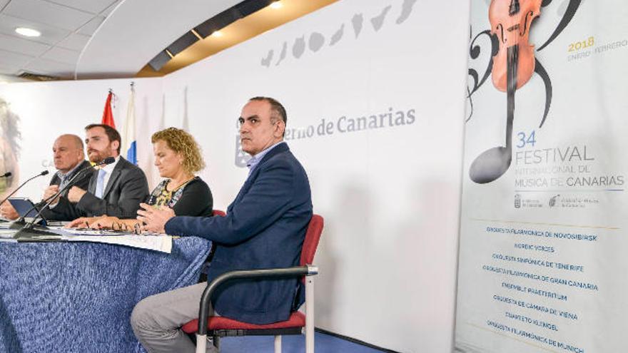 De izquierda a derecha, Aurelio González, Isaac Castellano, Aurora Moreno y Rafael Reyes, durante la presentación del 34º Festival de Música.