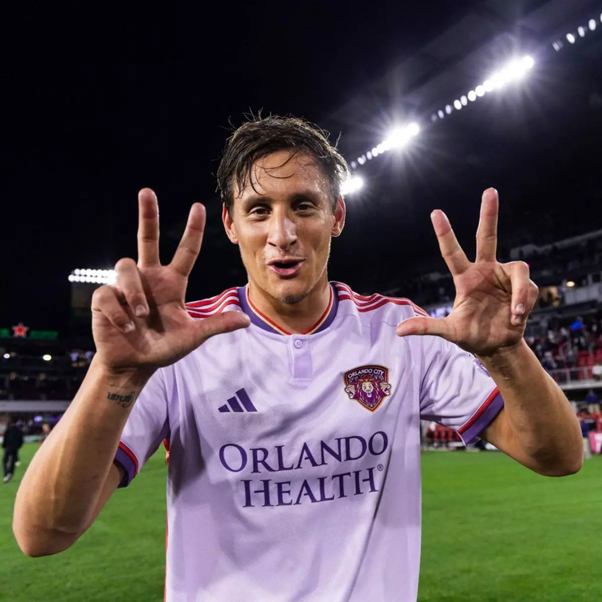 El Orlando City se impone al DC United y toma aire