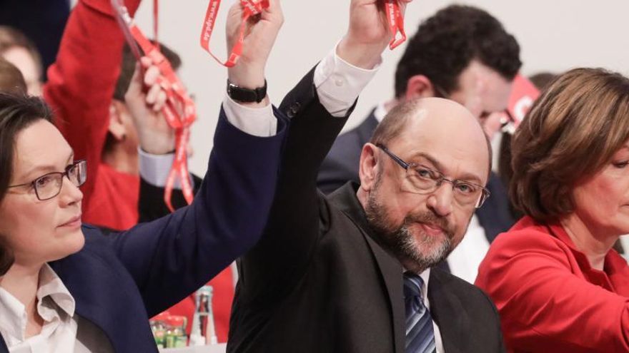 El SPD aprueba negociar otra &#039;gran coalición&#039; con Merkel