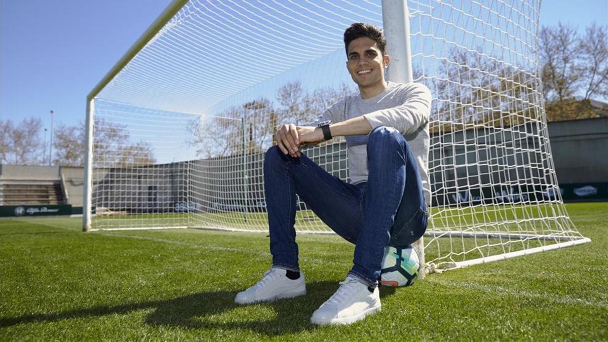 El defensa español del Betis, Marc Bartra, habla sobre Guardado