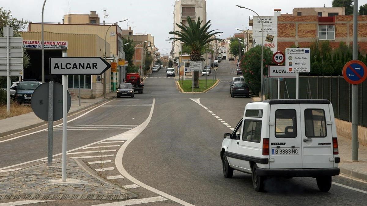 Entrada a la localidad de Alcanara (Montsià, Tarragona)