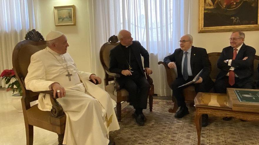 Vincenzo Paglia, José Luis Mendoza y José Luis Bonet, mantuvieron ayer tarde un afectuoso encuentro con el Papa Francisco