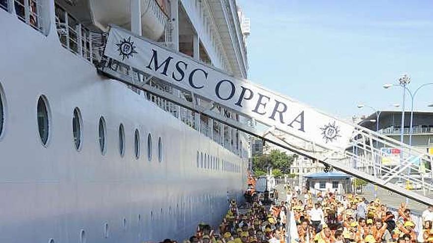La tripulación del &#039;MSC Opera&#039; aprovechó la escala en la ciudad para hacer un simulacro.