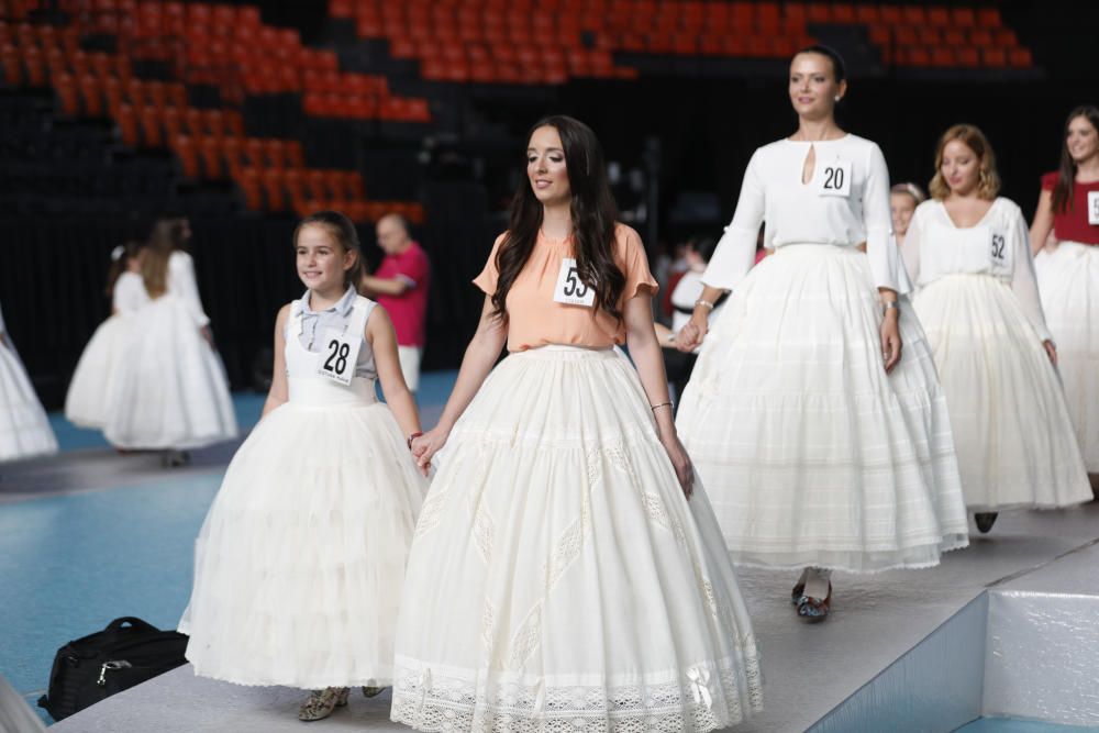 Ensayo de las candidatas a fallera mayor 2019 en la Fonteta