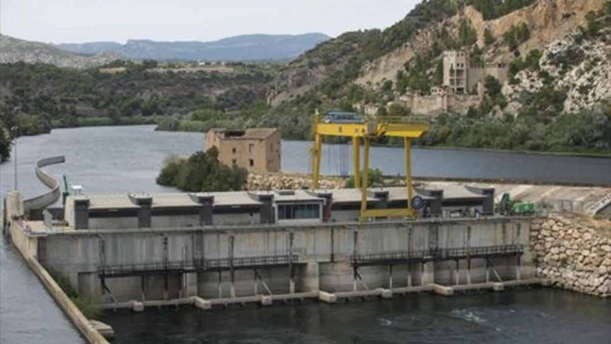 El azud de Xerta, que alberga una pequeña central hidroeléctrica.