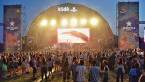 Público en el Vida Festival, este jueves, a primera hora de la noche.