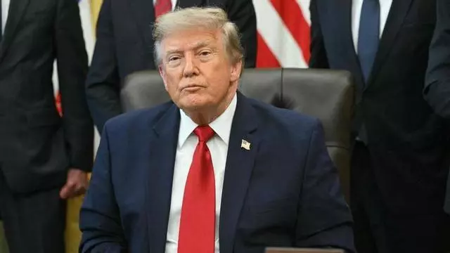 Donald Trump restablece cerco naval a Irán y dice que cobrará 20 % por proteger a buques en Ormuz