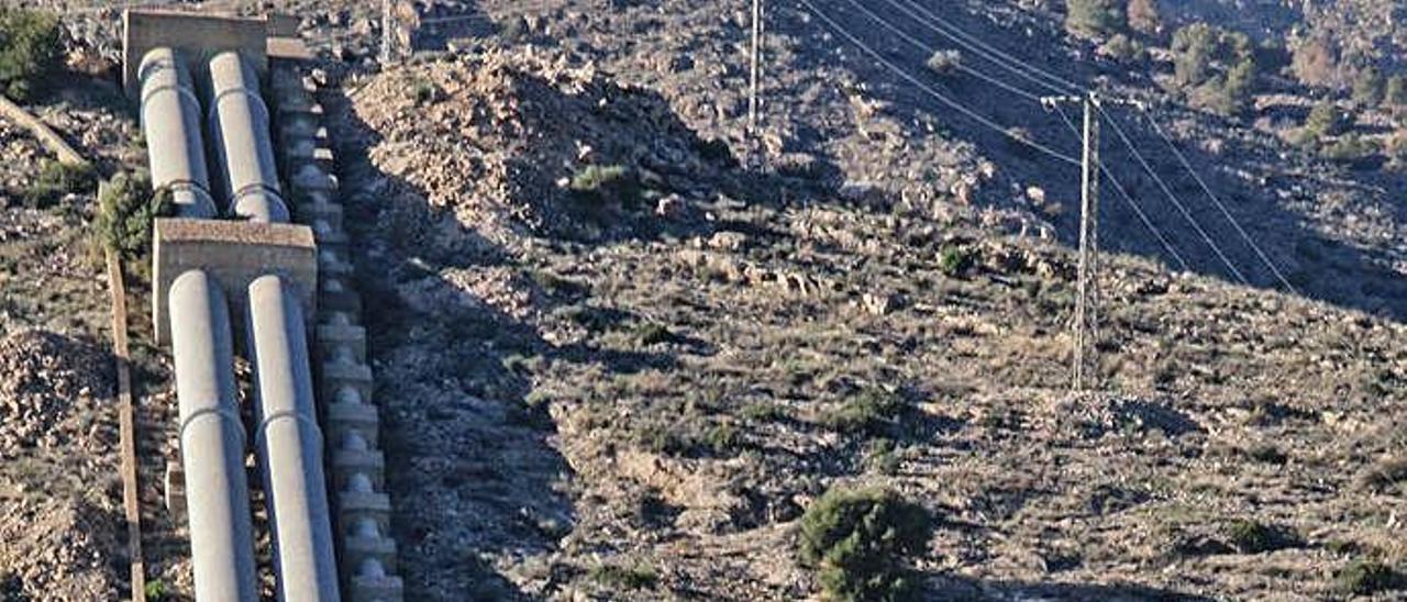 Infraestructura del trasvase Tajo-Segura en la Vega Baja, en una imagen de archivo. TONY SEVILLA