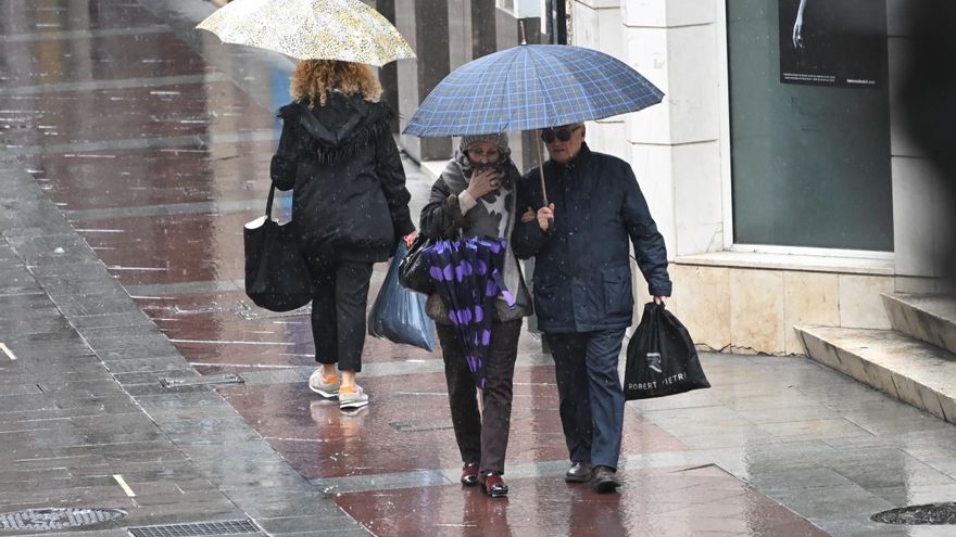 Nivel naranja por lluvias y tormentas en Elche: hasta 31 litros en el campo y 11 en la ciudad