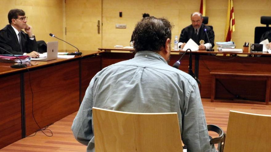 5 anys de presó per apunyalar un veí a la sortida d&#039;un col·legi electoral de Figueres