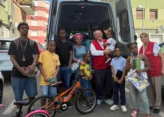 "Vamos a tener una habitación para cada uno": una familia deja Madrid para empezar una nueva vida en Siruela