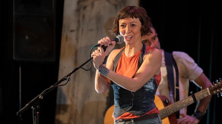 La artista de circo ibicenca Andrea Pérez: «Es hora de que España se dé cuenta de que tiene un sector cultural muy potente»