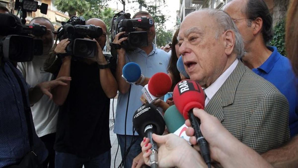 El 'expresident' Jordi Pujol, este viernes, a la salida de su domicilio.