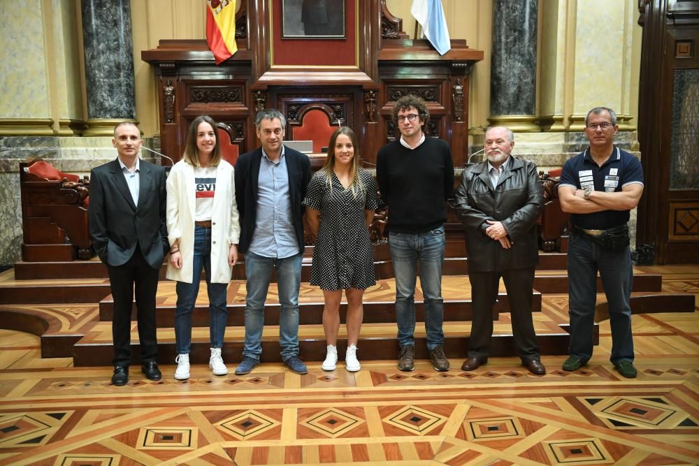 El alcalde Xulio Ferreiro y el concejal de Culturas, Deporte e Coñecemento, José Manuel Sande, reconocen el esfuerzo y dedicación de Irene, la importancia del deporte base y de disciplinas minorizadas