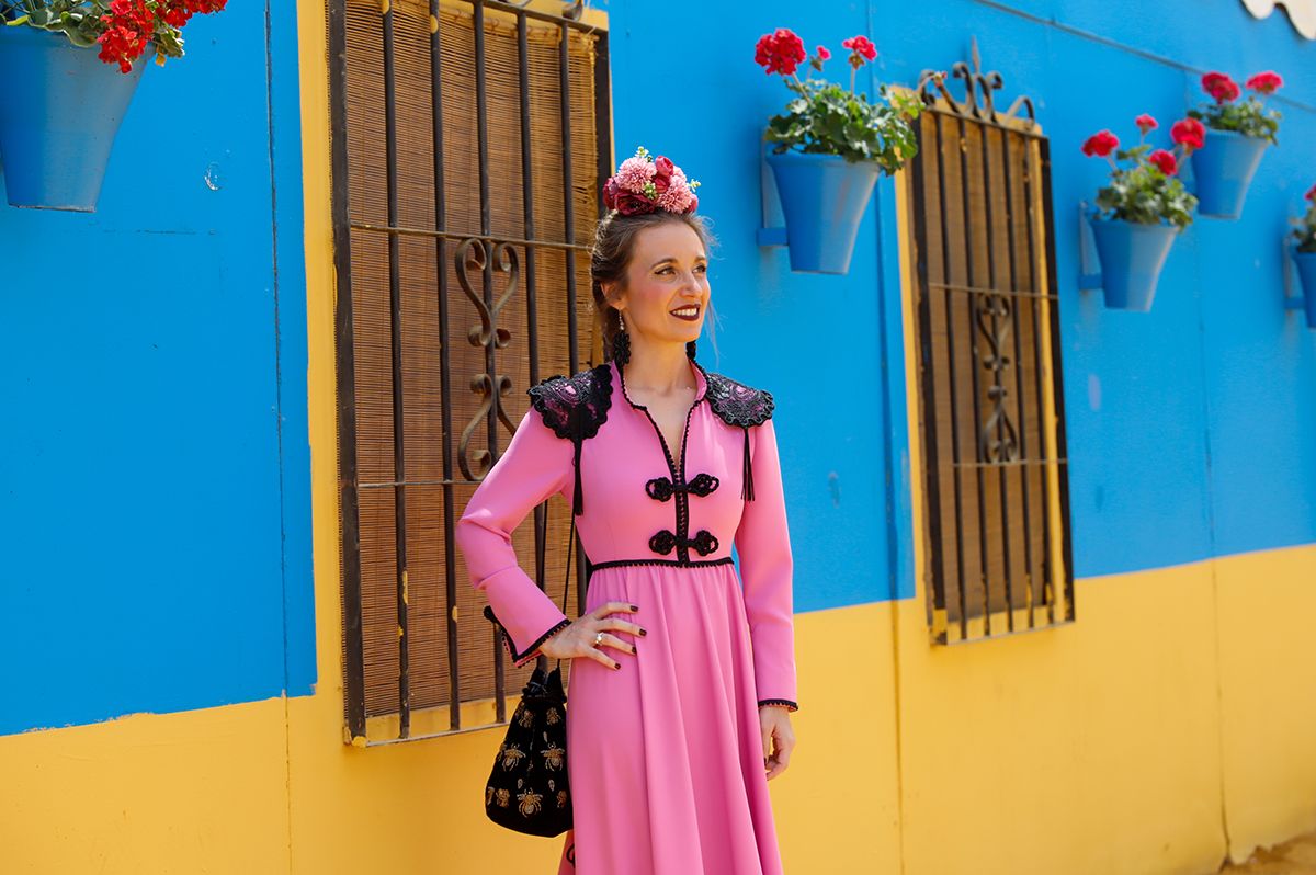 Almudena Fernández, con diseño realizado por su madre, María