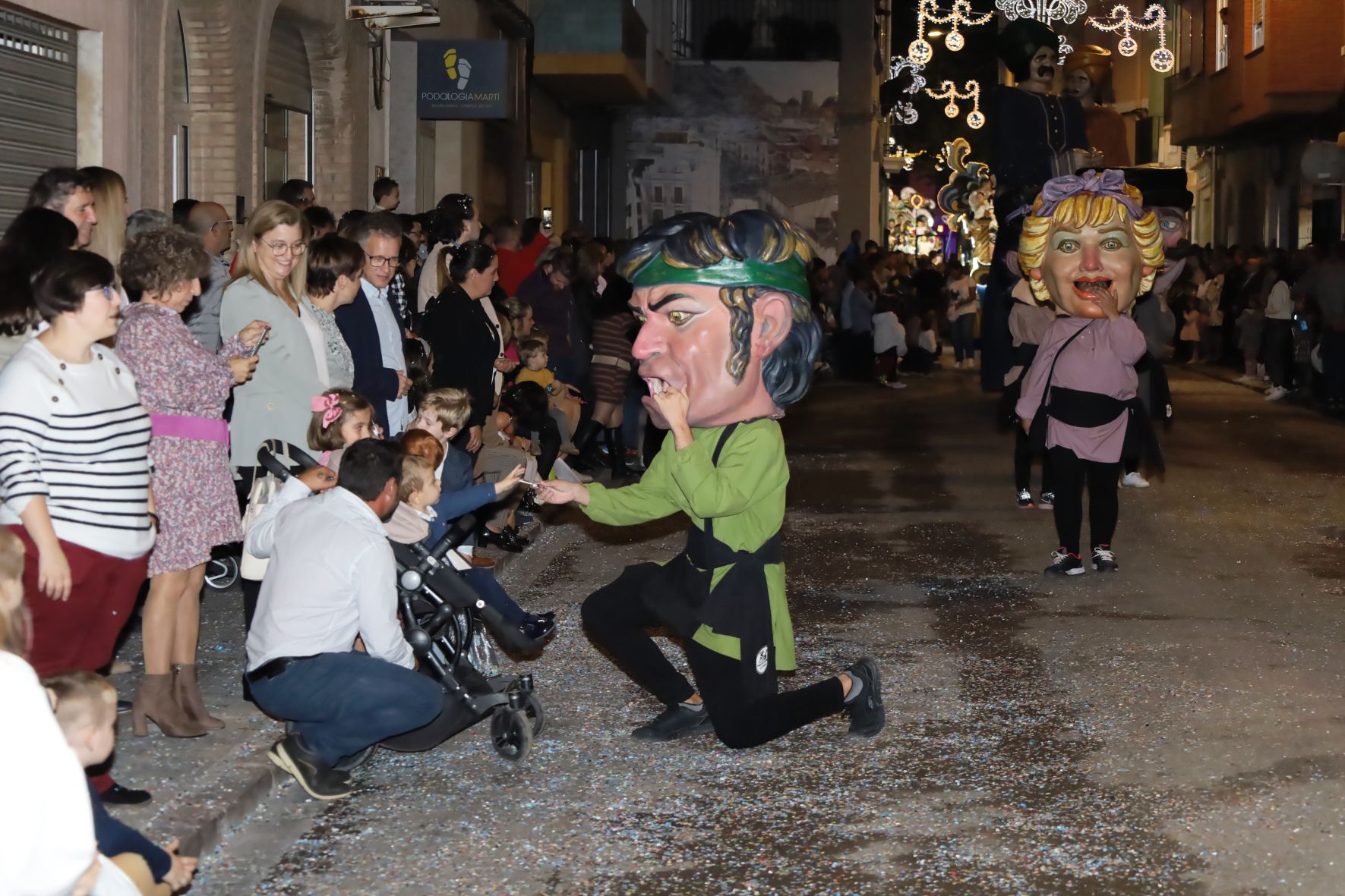 Todas las fotos del colorido desfile de carrozas de la Fira d'Onda