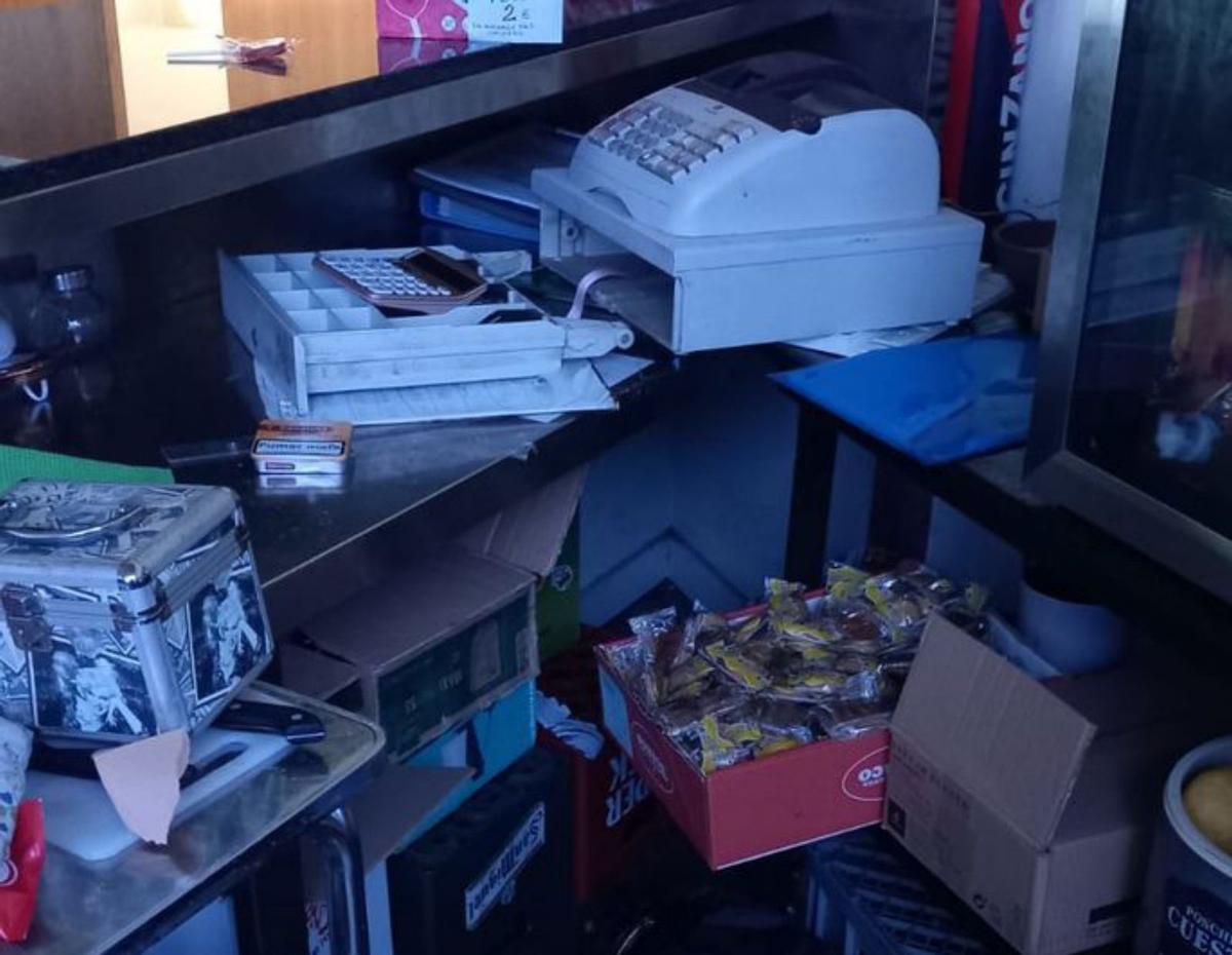 Caja registradora reventada. | Fdv