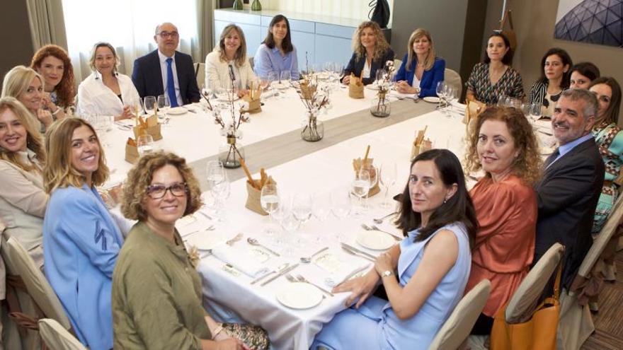 Las participantes en el encuentro organizado por el Consejo Social de la Universidad de Alicante.