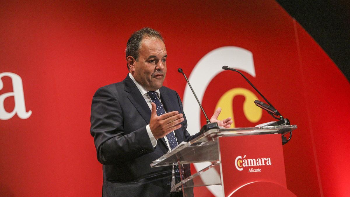 Carlos Baño, durante su toma de posesión en 2022 en Elche.