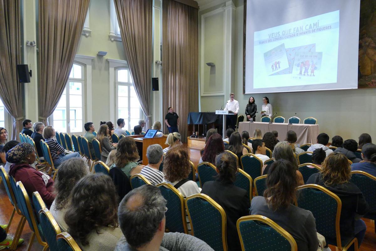 L'Auditori Narcís Monturiol del Cercle Sport Figuerenc es va omplir de membres, exmembres i famílies del CCIF