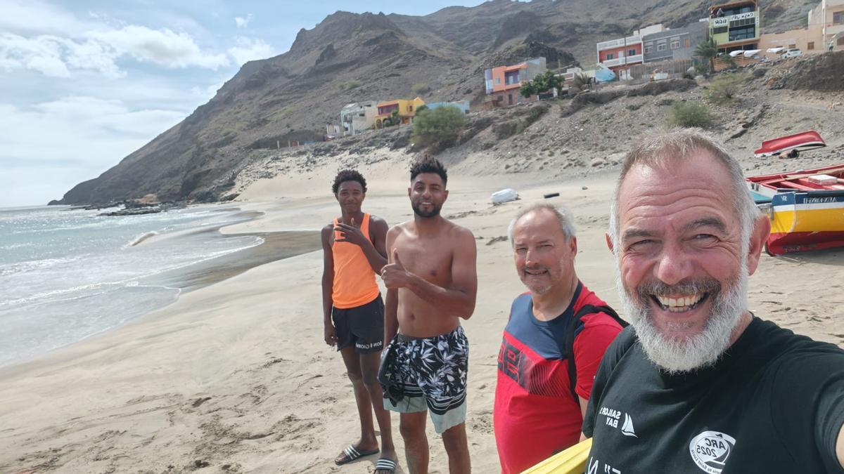 En la playa en Cabo Verde para ver tortugas.