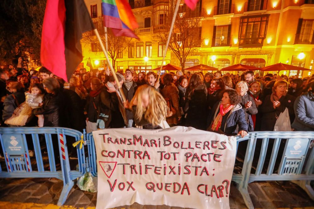 Concentración feminista en Palma contra el pacto en Andalucía