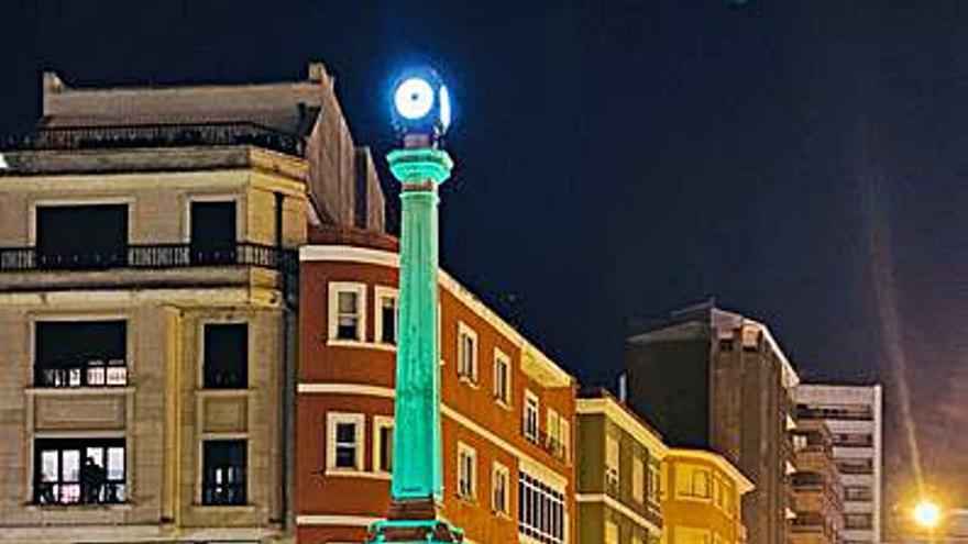 El Obelisco, iluminado. | // FDV