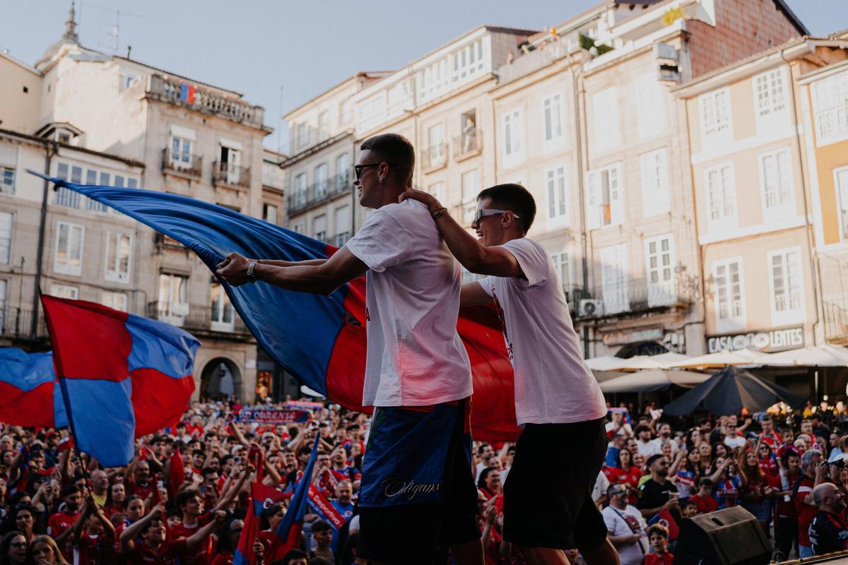 La UD Ourense celebra el ascenso con su ciudad