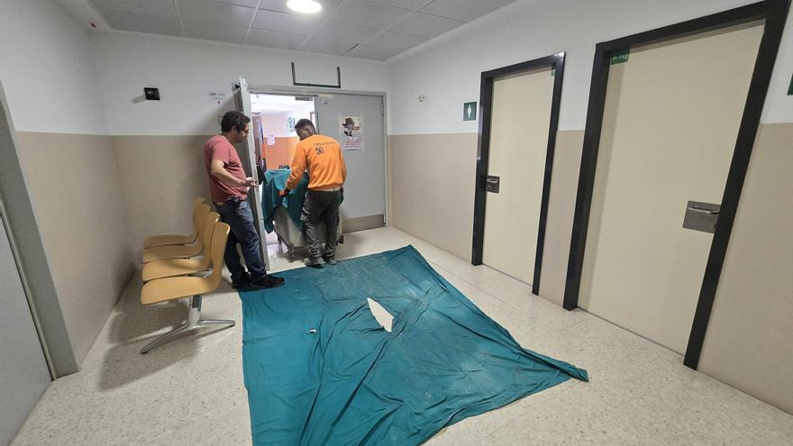 La séptima planta del Hospital Universitario de Badajoz se transforma para acoger el CICAB: "Por fin vamos a ser atendidos en un sitio digno"
