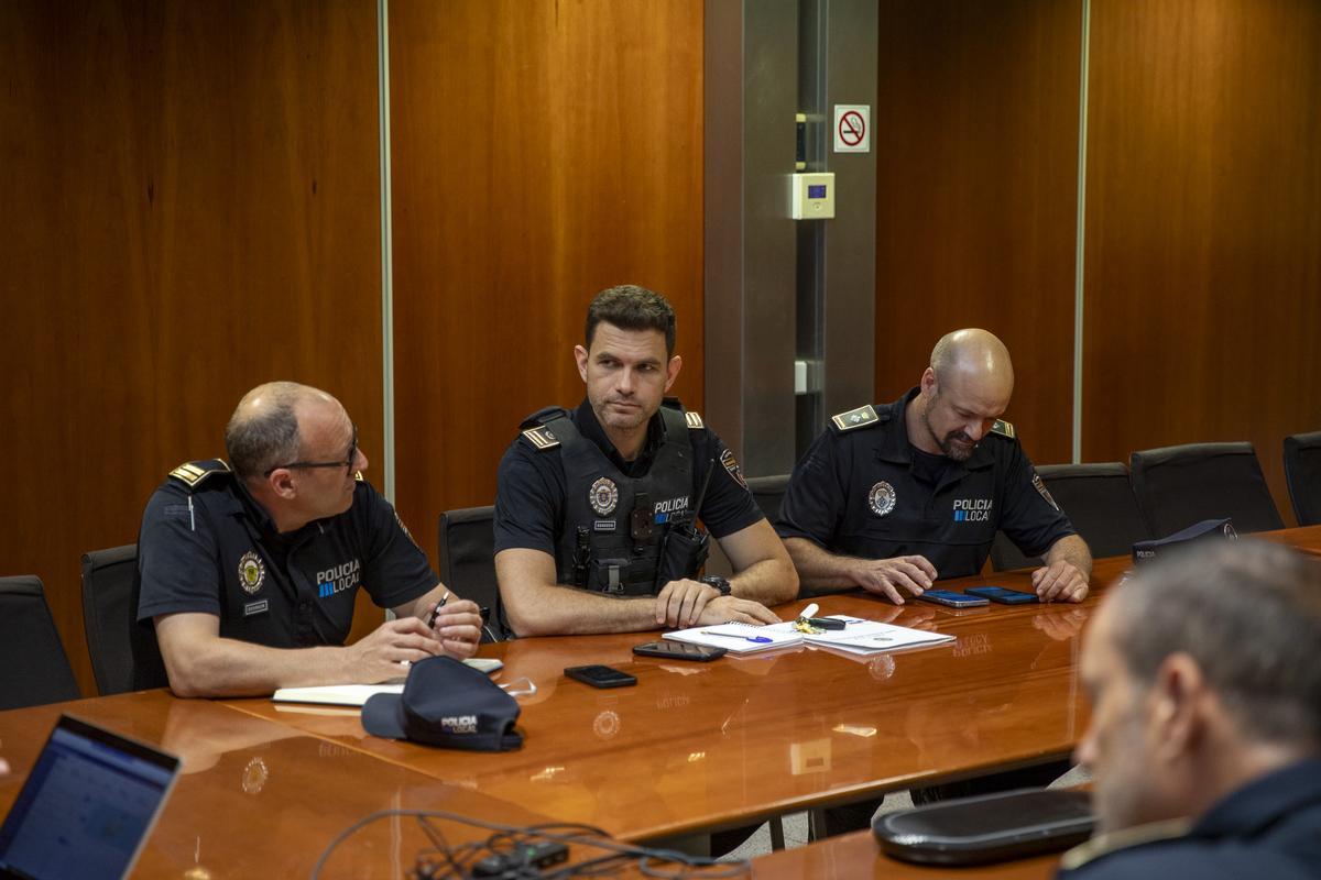 Representantes de las policías locales de todos los municipios de la isla participaron de la reunión.