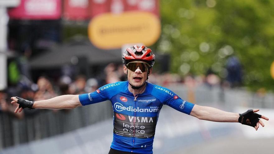 Vingegaard da otro toque de atención y logra el segundo triunfo en el Giro